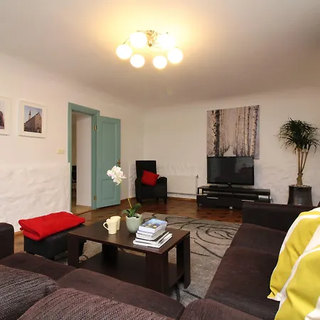 시티 아파트먼트 올드 타운 툼페아 *