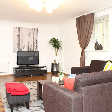 시티 아파트먼트 올드 타운 툼페아 아파트 *