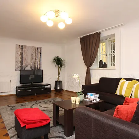 시티 아파트먼트 올드 타운 툼페아 *